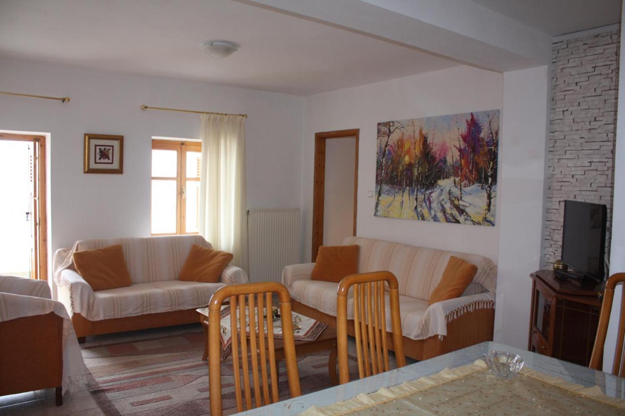 Ξενώνας Ονειροπαγίδα Arájova Exterior foto